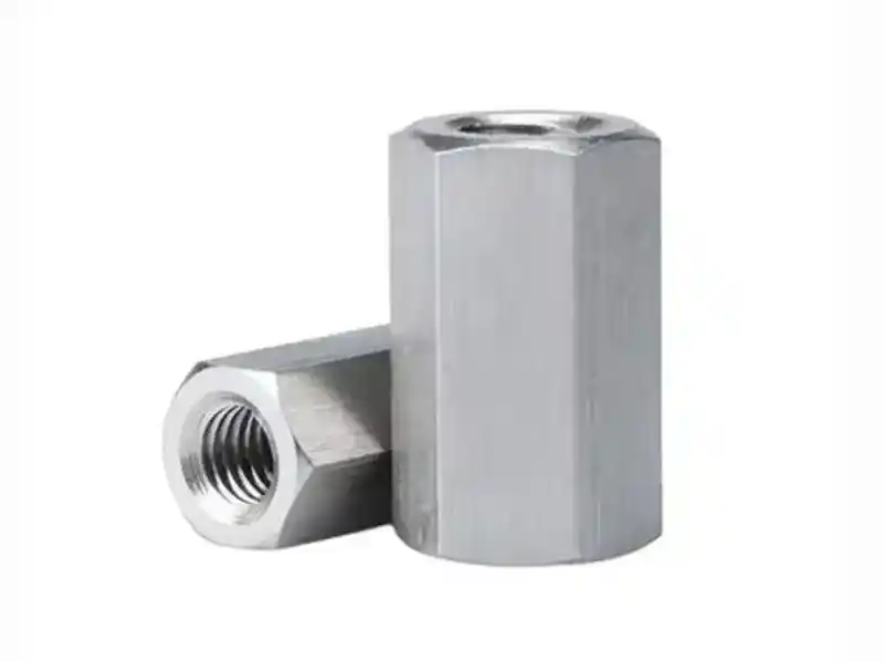 W jaki sposób długa nakrętka sześciokątna Zwykła nakrętka łącząca pręt gwintowany ze stali węglowej rozwiązuje problemy z wydłużaniem długości pręta gwintowanego?